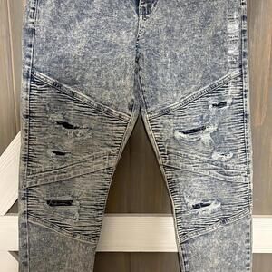 Rue 21 Distressed Denim Supreme Flex Skinny Jeans - Size 34x30